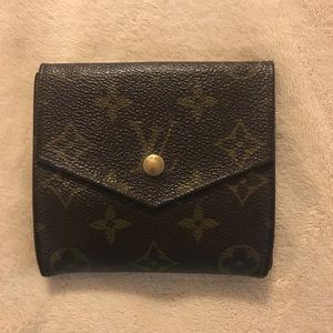 Louis Vuitton Elise Trifold 🌼 authentic!